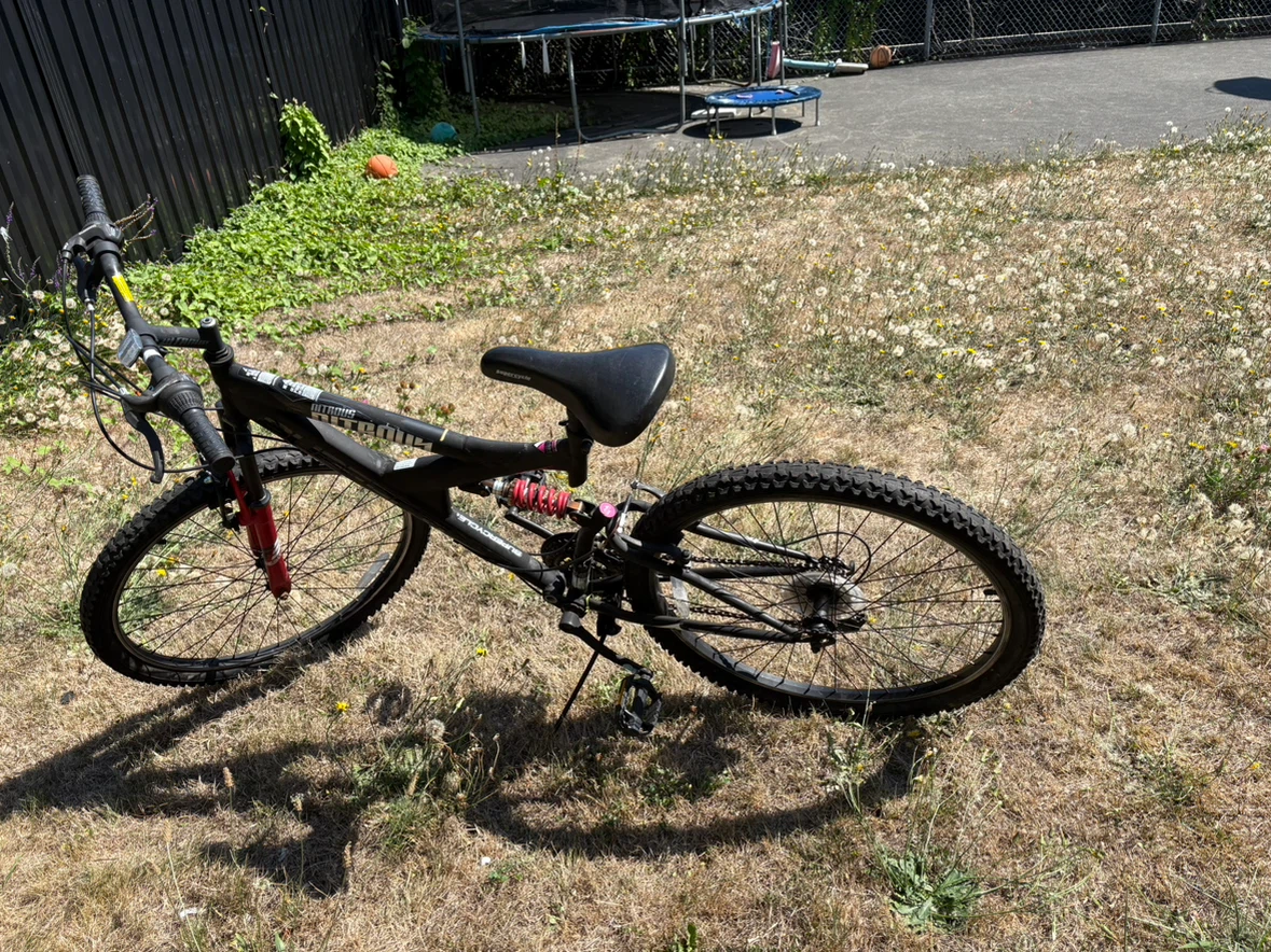 Huffy Titan Mountain Bike - photo 3