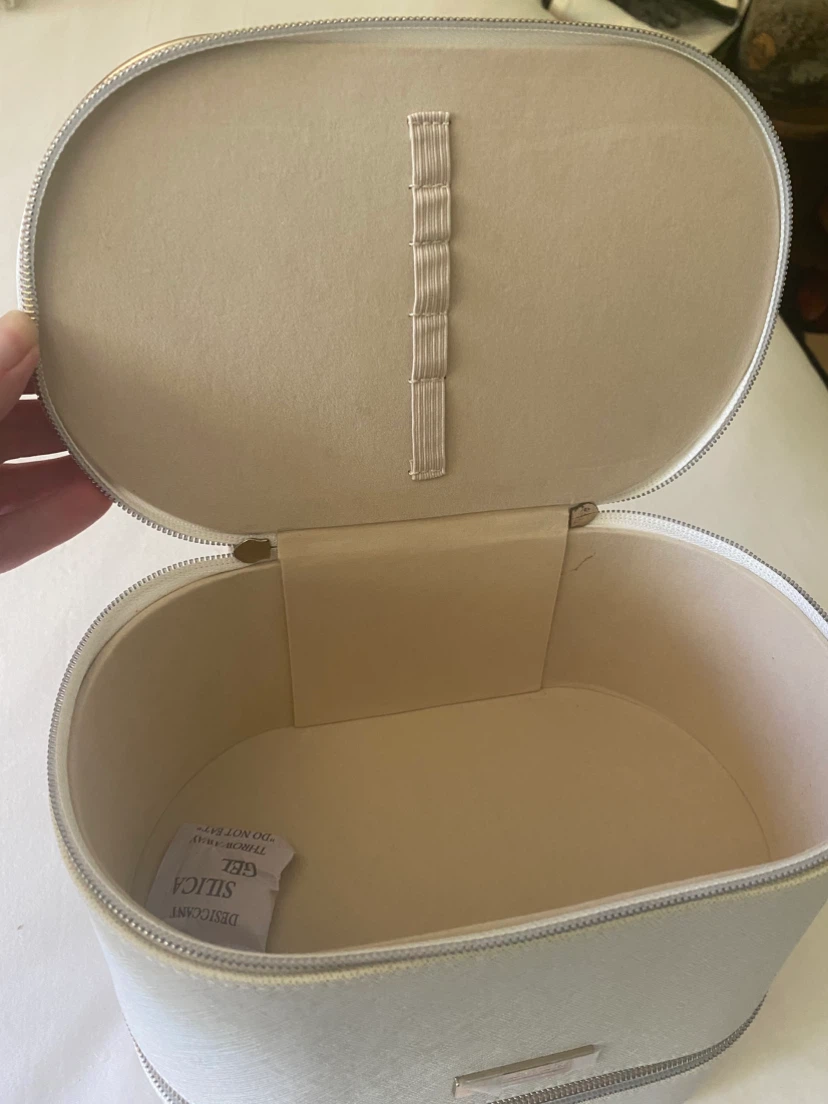 White Vanity Case with Gold Trim - photo 2