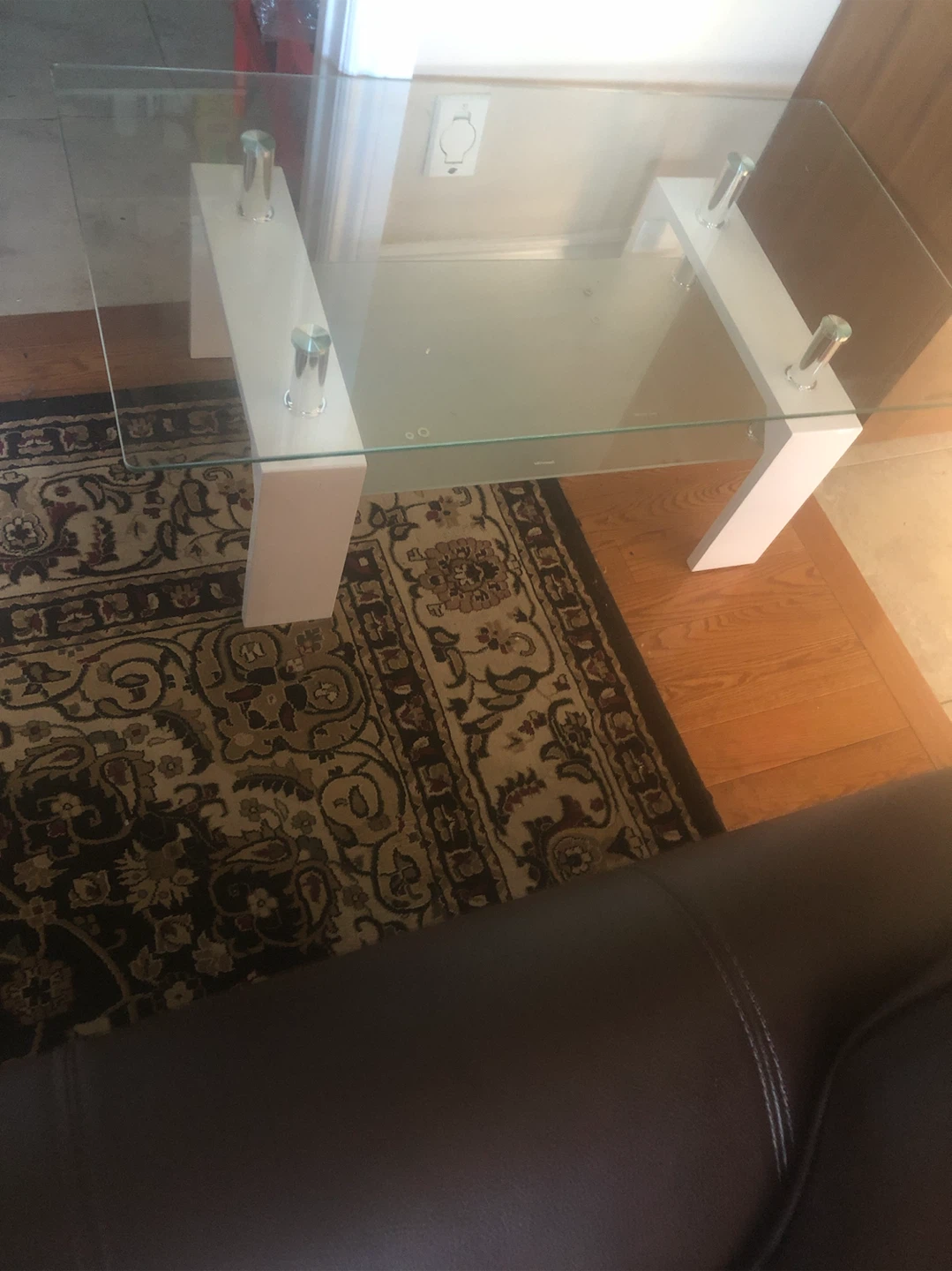 Glass Coffee Table – Modern White Design