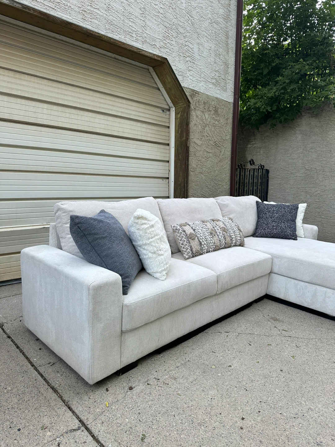 White Corduroy Reversible Sectional Sofa w/ Chaise - photo 2