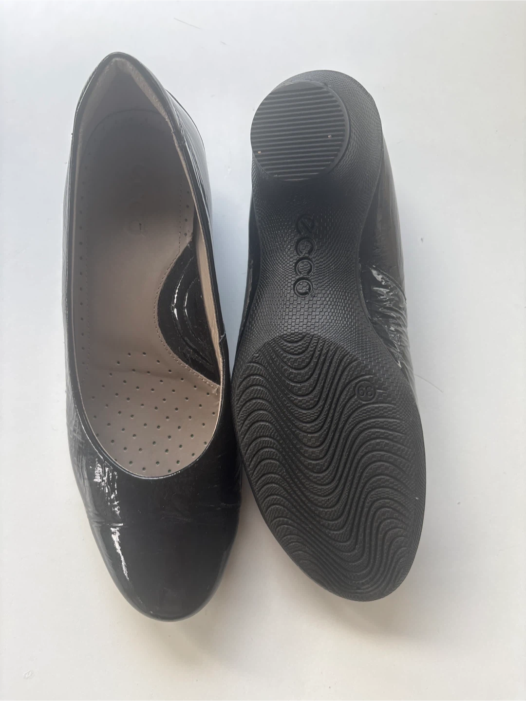 ECCO Women's Black Patent Leather Heels Size 39