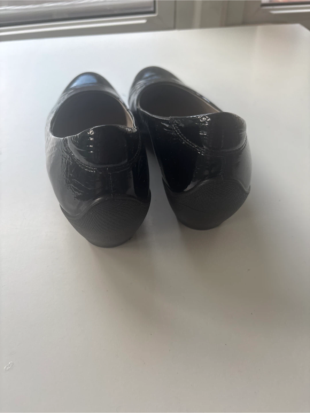 ECCO Women's Black Patent Leather Heels Size 39 - photo 3