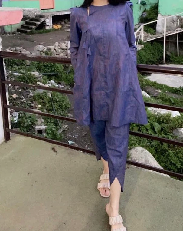 Pakistani / Indian Suit - Blue Tunic and Pants Set with pockets