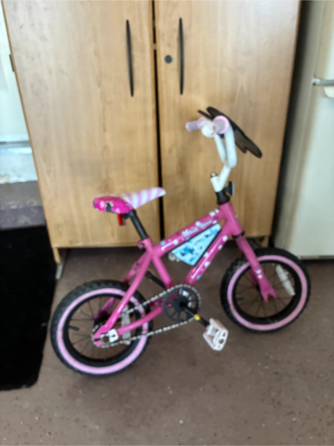 Kids Pink Huffy minnie mouse Bicycle - photo 3