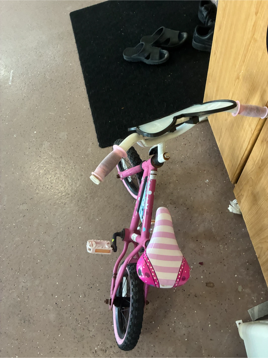 Kids Pink Huffy minnie mouse Bicycle - photo 4