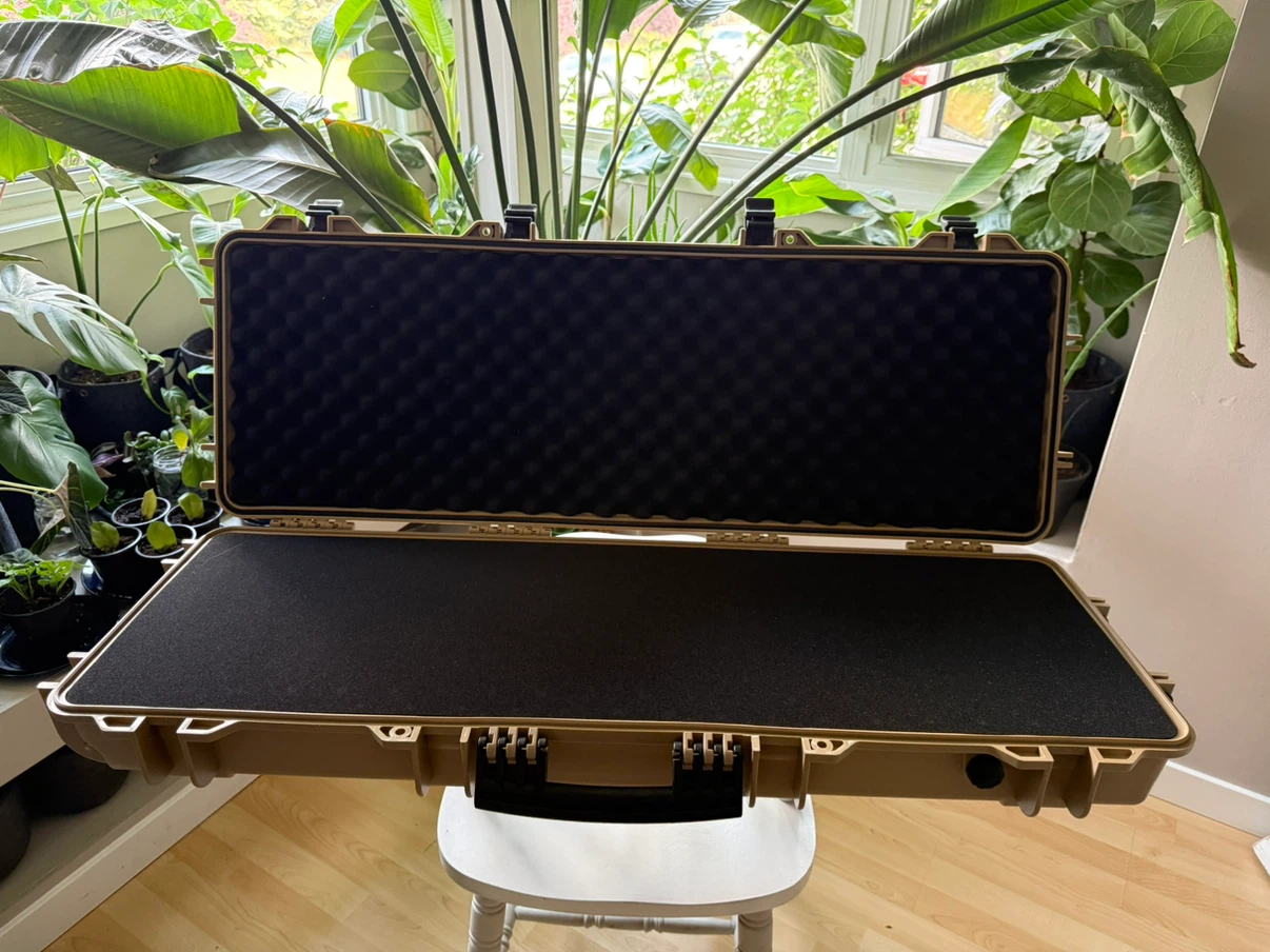 Vevor Hard Case with Foam (2) 15 in x 42 in - photo 2