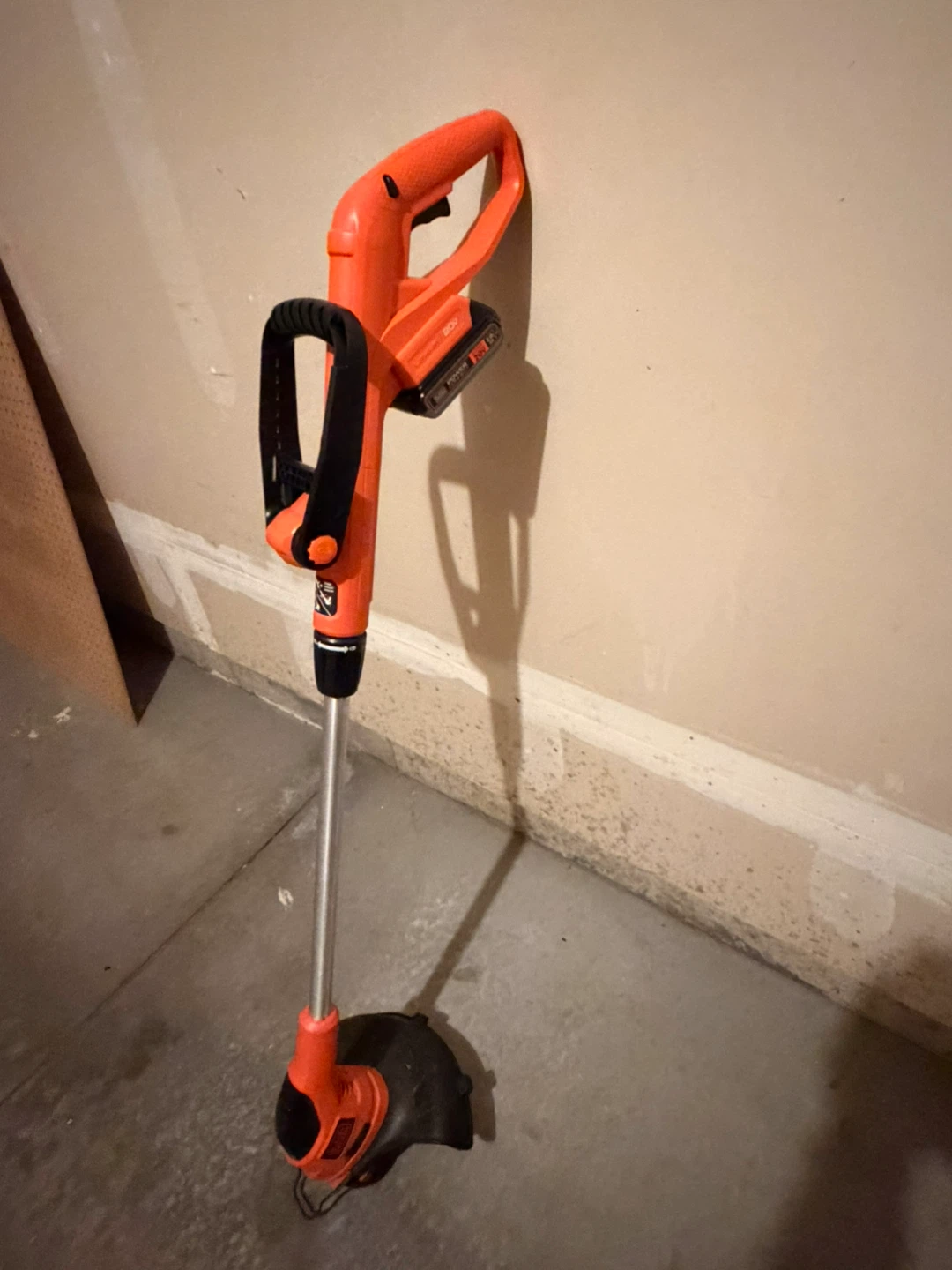 Black+Decker Cordless String Trimmer and Blower Combo - photo 2