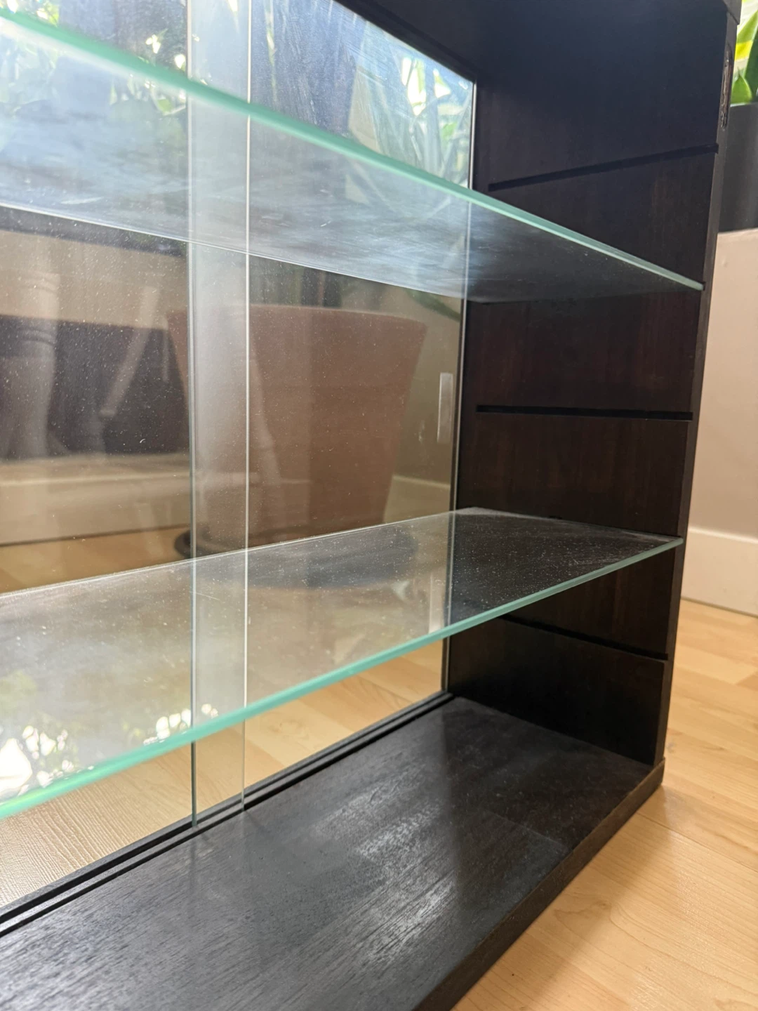 2x Wall-mounted Display Cabinet with Glass Doors - photo 4