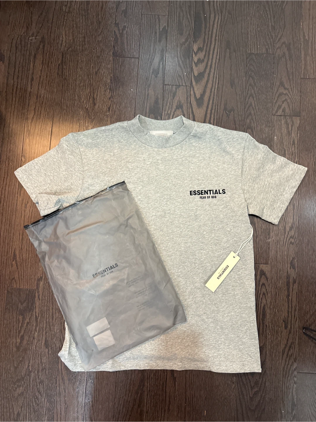 ESSENTIALS Fear of God Grey T-Shirt