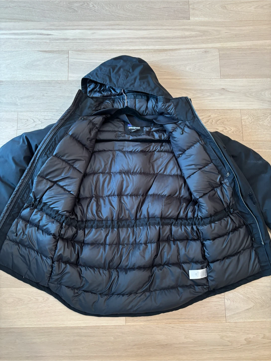 Patagonia Black Insulated Parka Jacket - photo 2