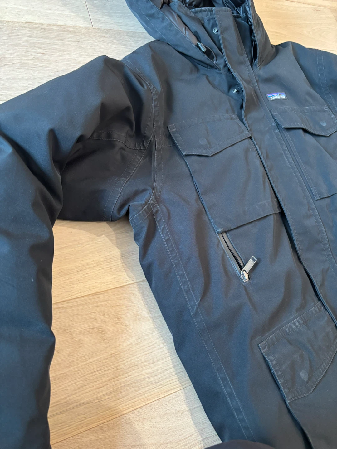 Patagonia Black Insulated Parka Jacket - photo 4