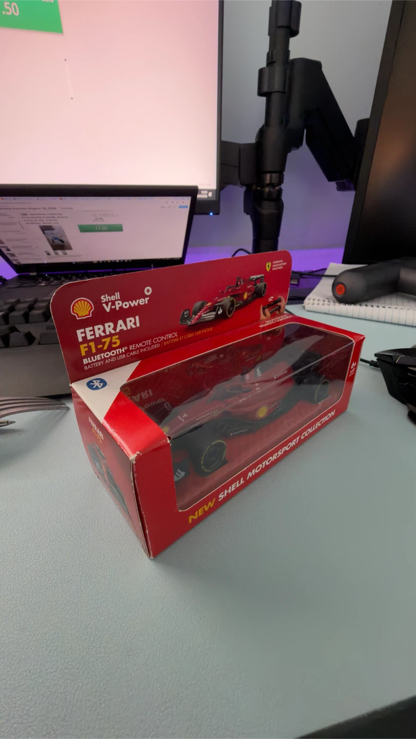 Shell V-Power Ferrari F1-75 Bluetooth Remote Control Car - photo 2