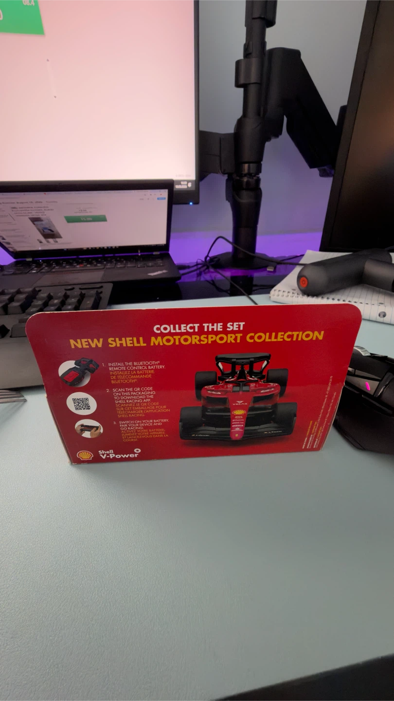 Shell V-Power Ferrari F1-75 Bluetooth Remote Control Car - photo 3
