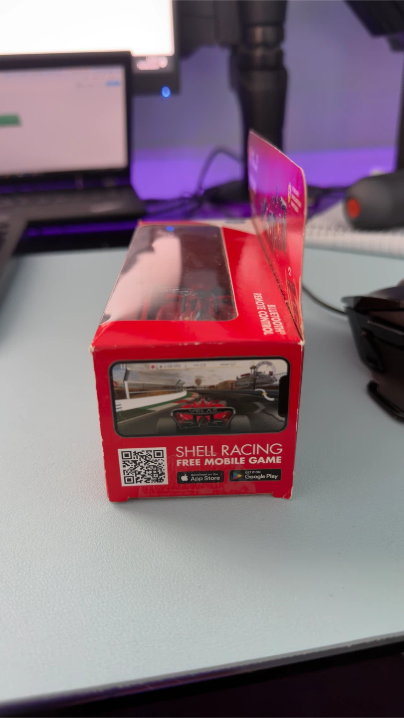 Shell V-Power Ferrari F1-75 Bluetooth Remote Control Car - photo 4