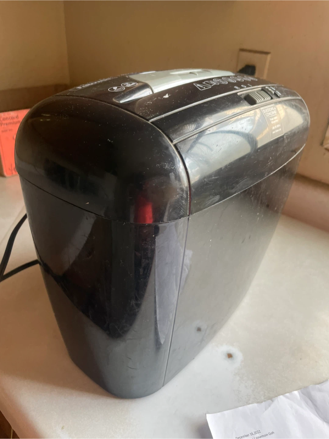 Fellowes P-35C Shredder - photo 2