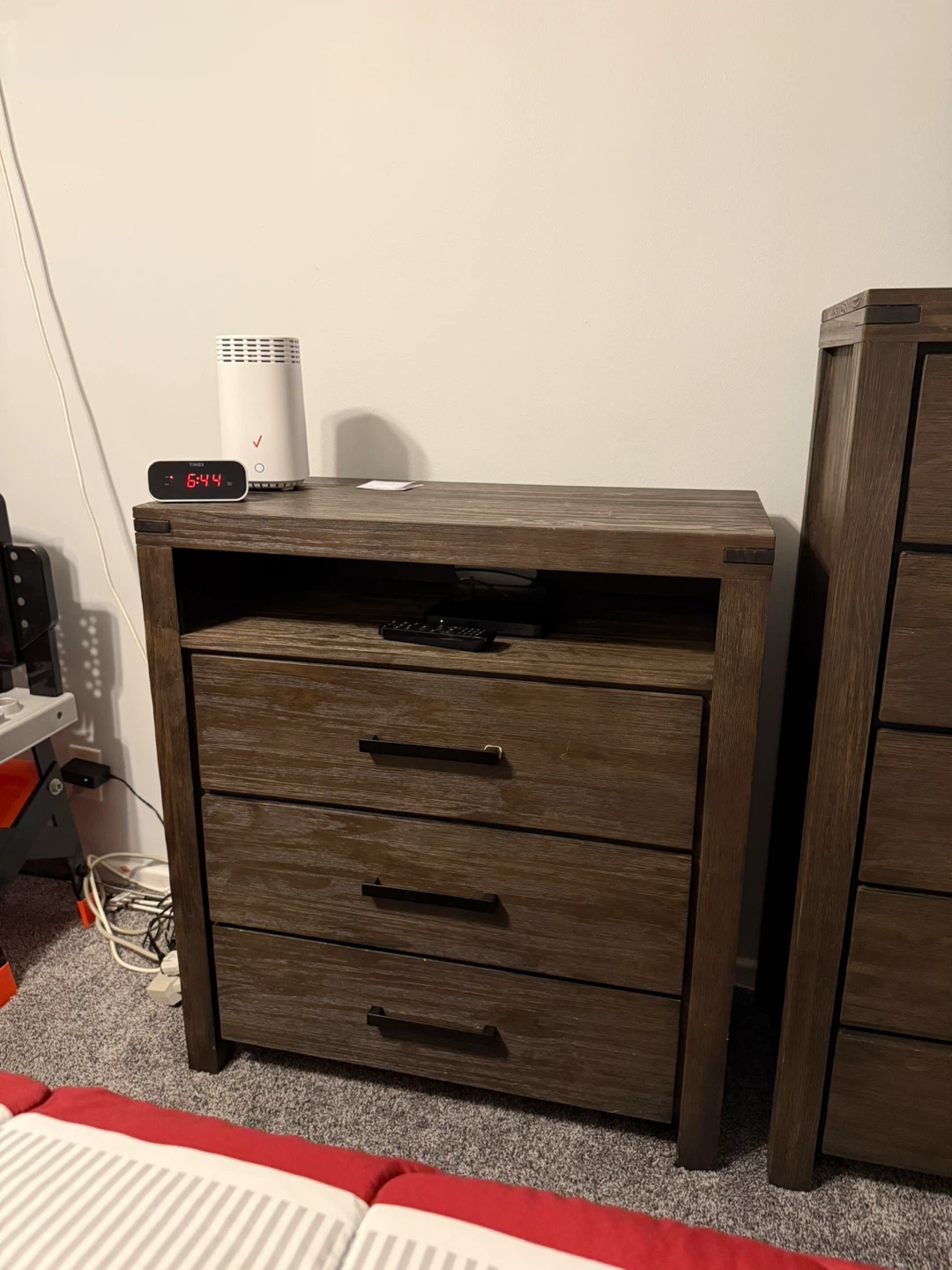 5-Piece Rustic Brown Bobs Furniture Bedroom Set - photo 5