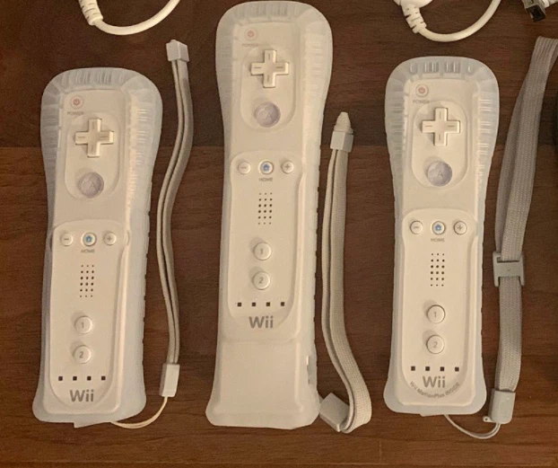 Wii remotes (compatible with Wii U)
