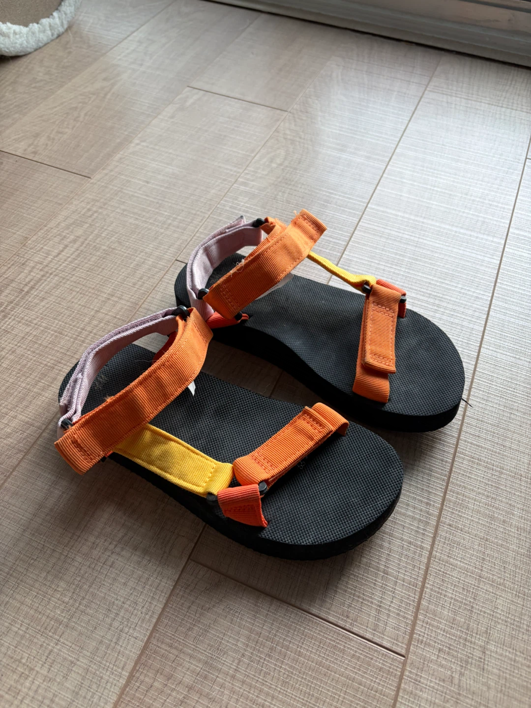 Strappy colourful sandals - Size 36/37