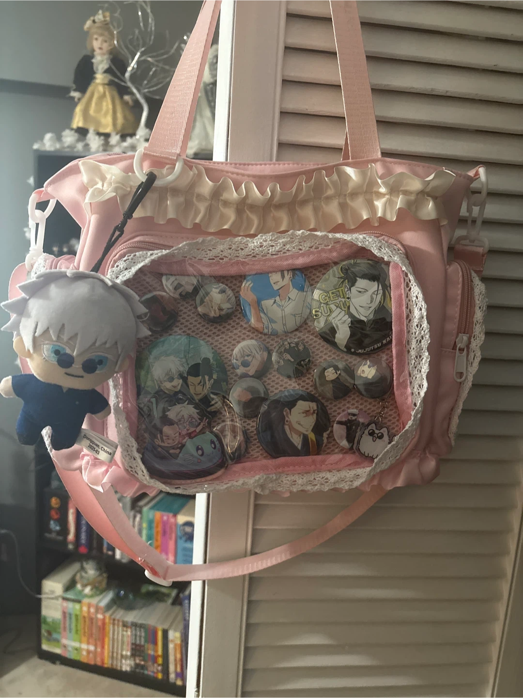 Pink Ita Bag with Jujutsu Kaisen Pins