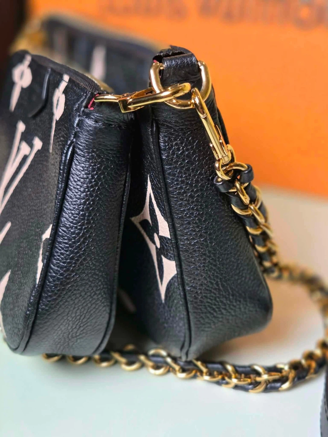 FOR SALE ✨ Pre-LOVED Louis Vuitton Multi Pochette Accessories - photo 2
