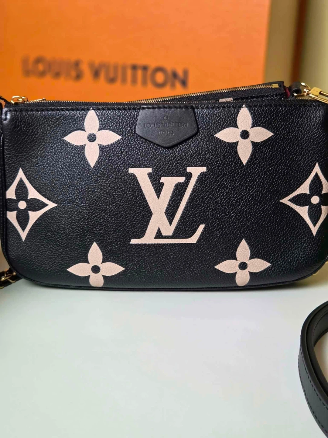 FOR SALE ✨ Pre-LOVED Louis Vuitton Multi Pochette Accessories - photo 4