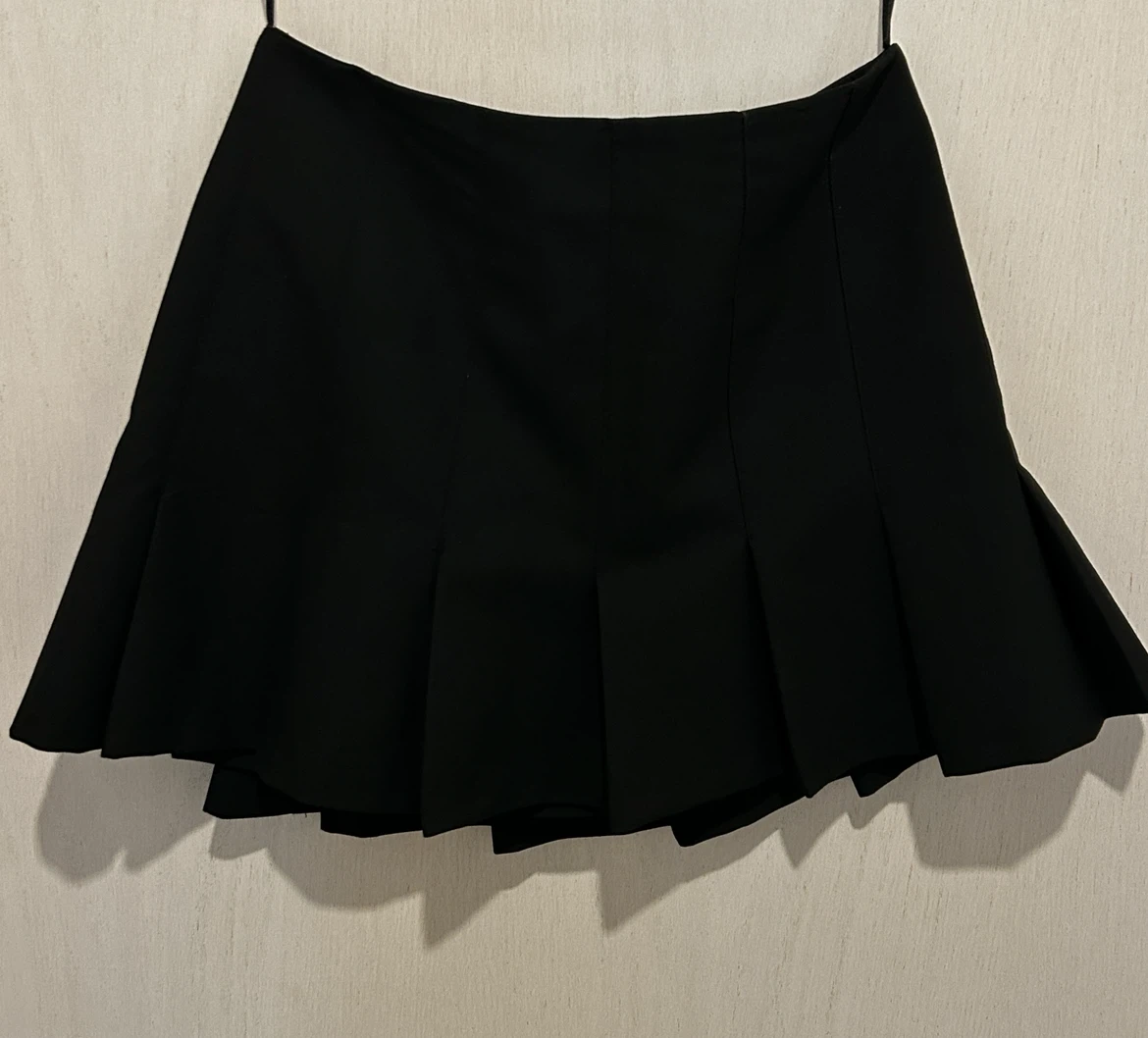 mini Zara black pleated skirt