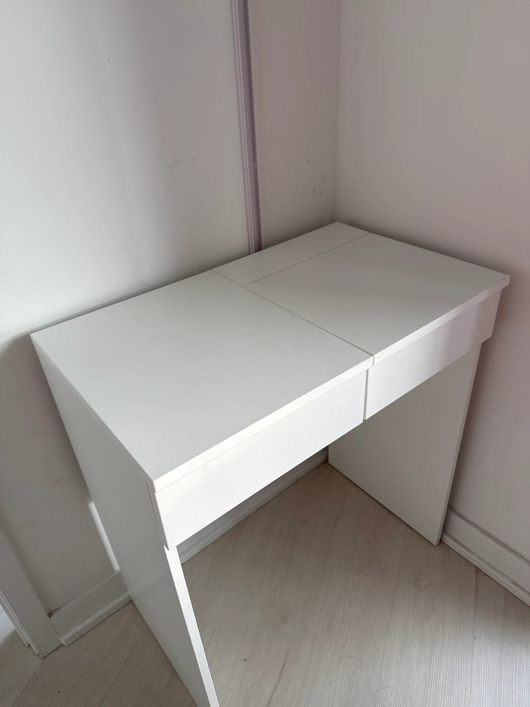 White Desk /dresser