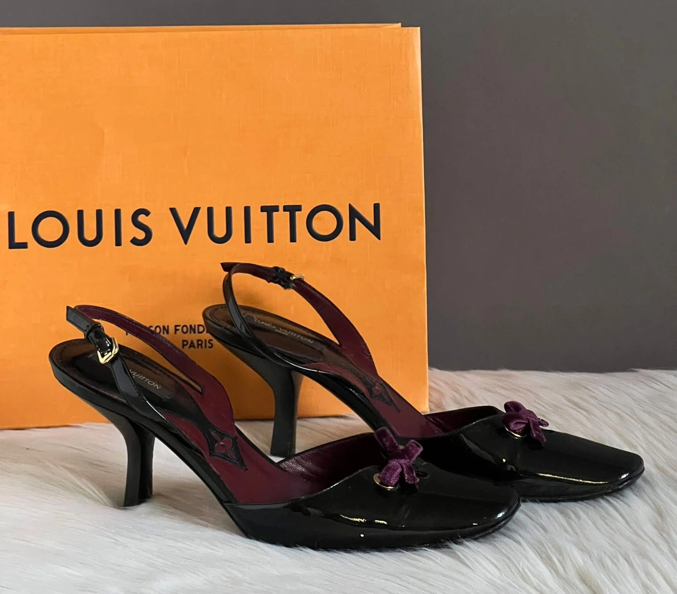 FOR SALE ✨PRE-LOVED Louis Vuitton Purple Velvet Bow Patent Pumps - photo 2