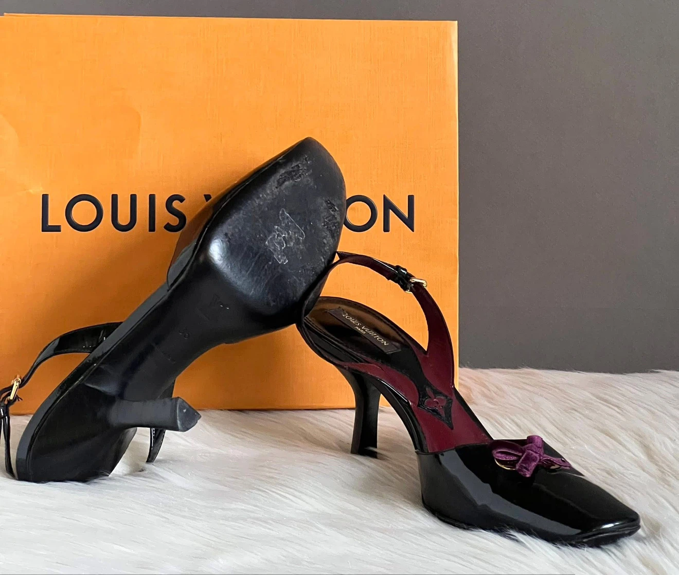FOR SALE ✨PRE-LOVED Louis Vuitton Purple Velvet Bow Patent Pumps - photo 3