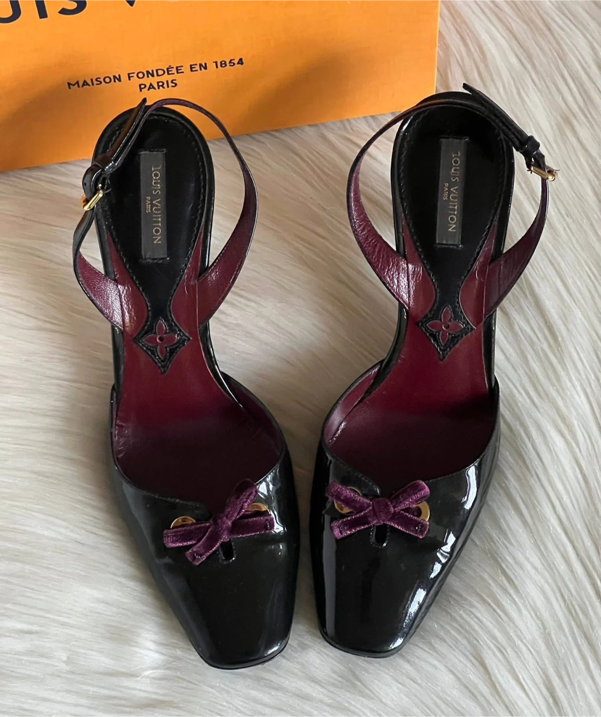 FOR SALE ✨PRE-LOVED Louis Vuitton Purple Velvet Bow Patent Pumps - photo 5