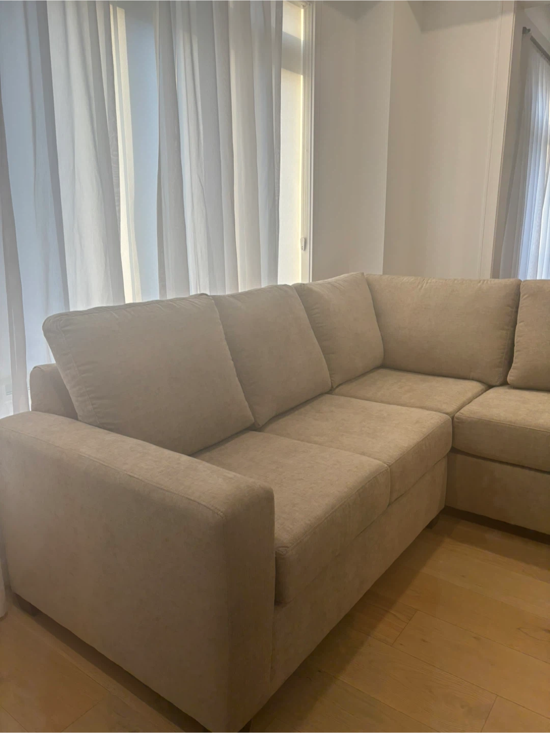 Beige Sectional Sofa (Candace & Basil) brand new - photo 2