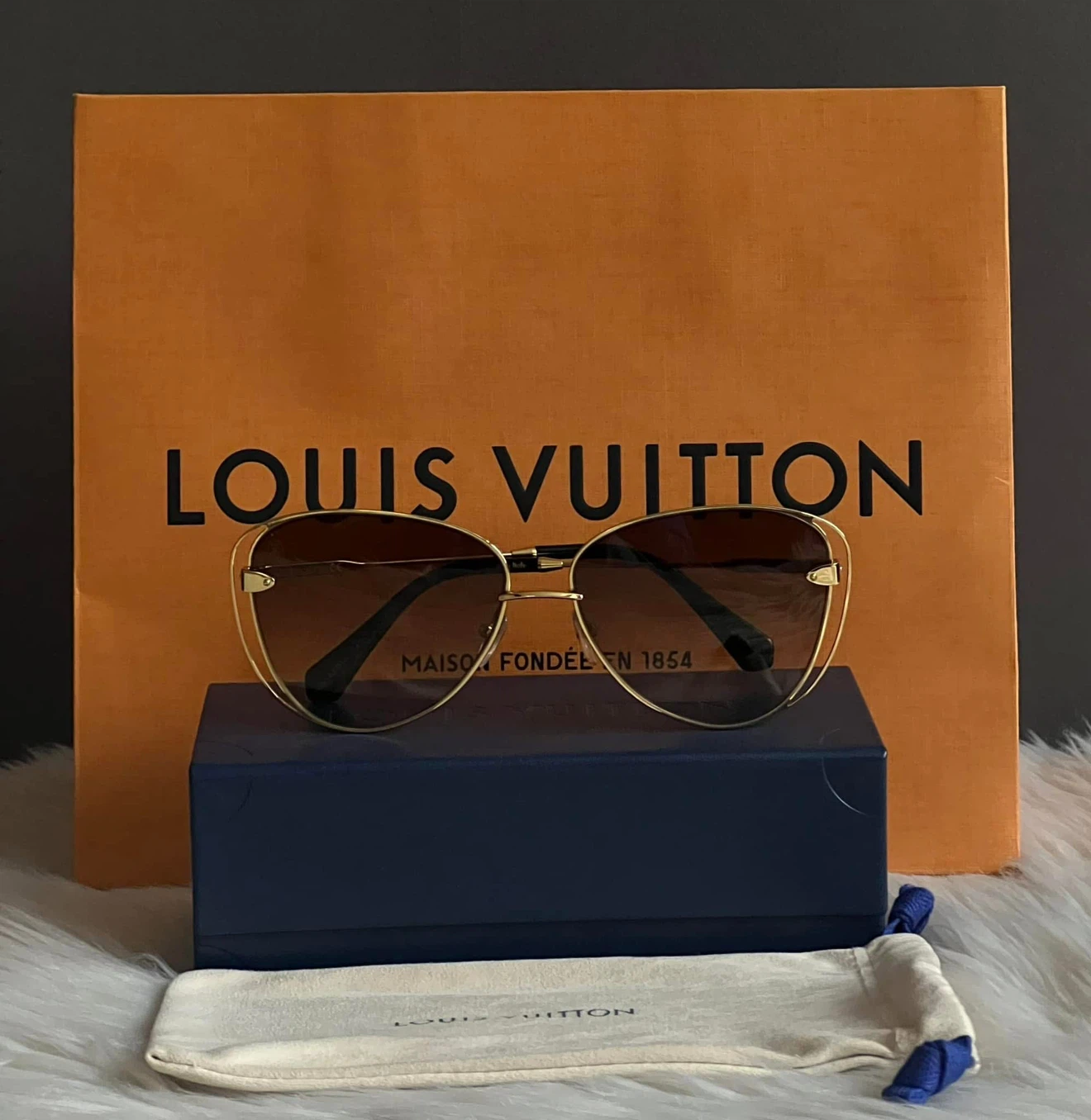 🎀 PRE-LOVED FOR SALE ✨ Preloved Louis Vuitton Women’s Sunglasses