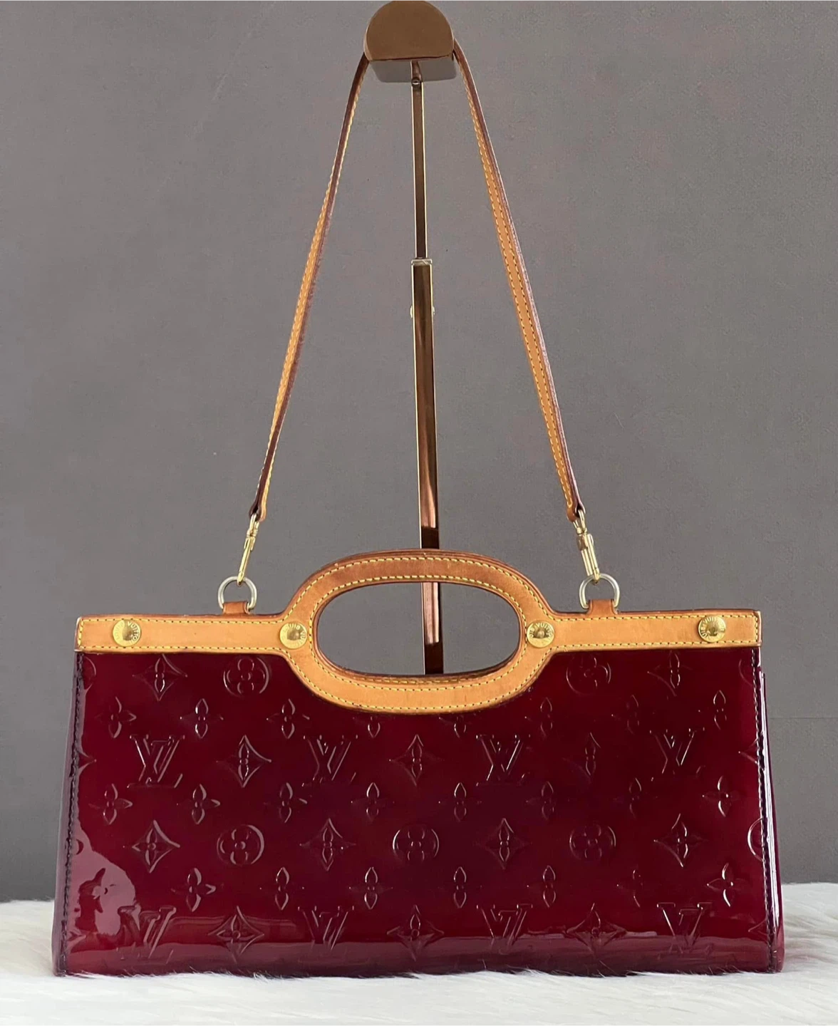 🎀 FOR SALE ✨PRE-LOVED Louis Vuitton Roxbury Drive Bag