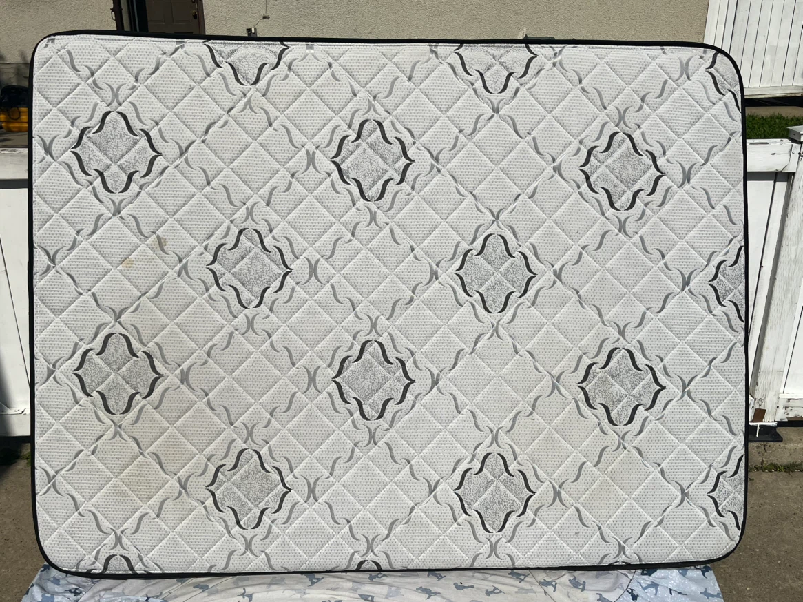 Emilia queen mattress