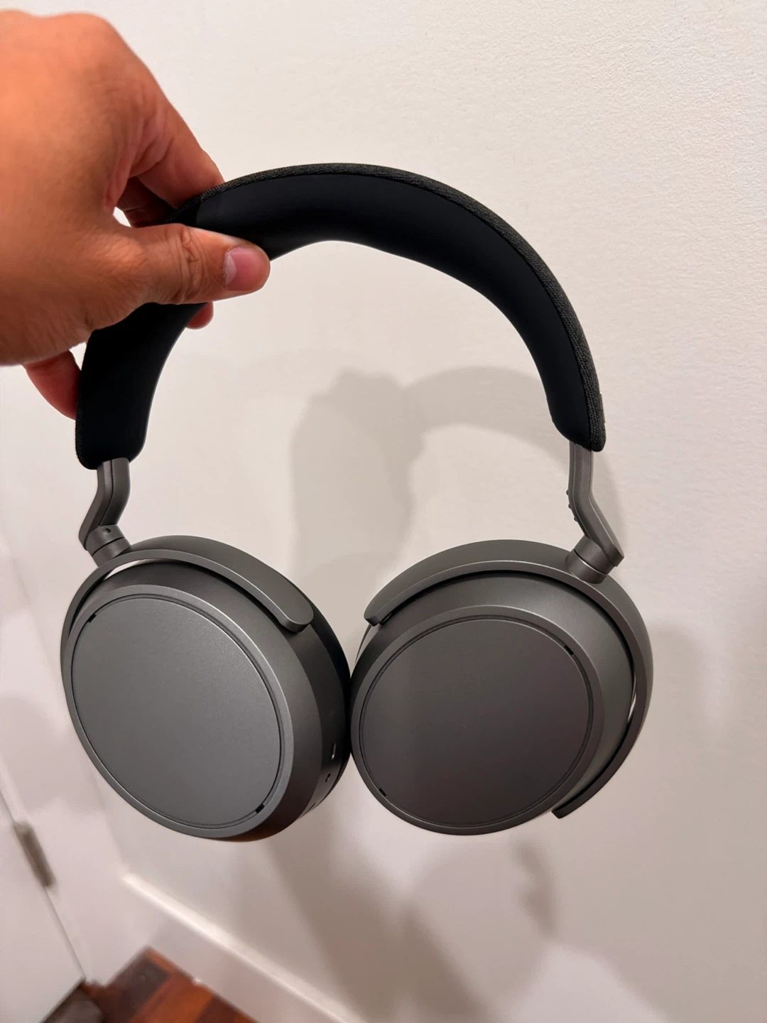 Sennheiser Momentum 4 Wireless Headphones - photo 3