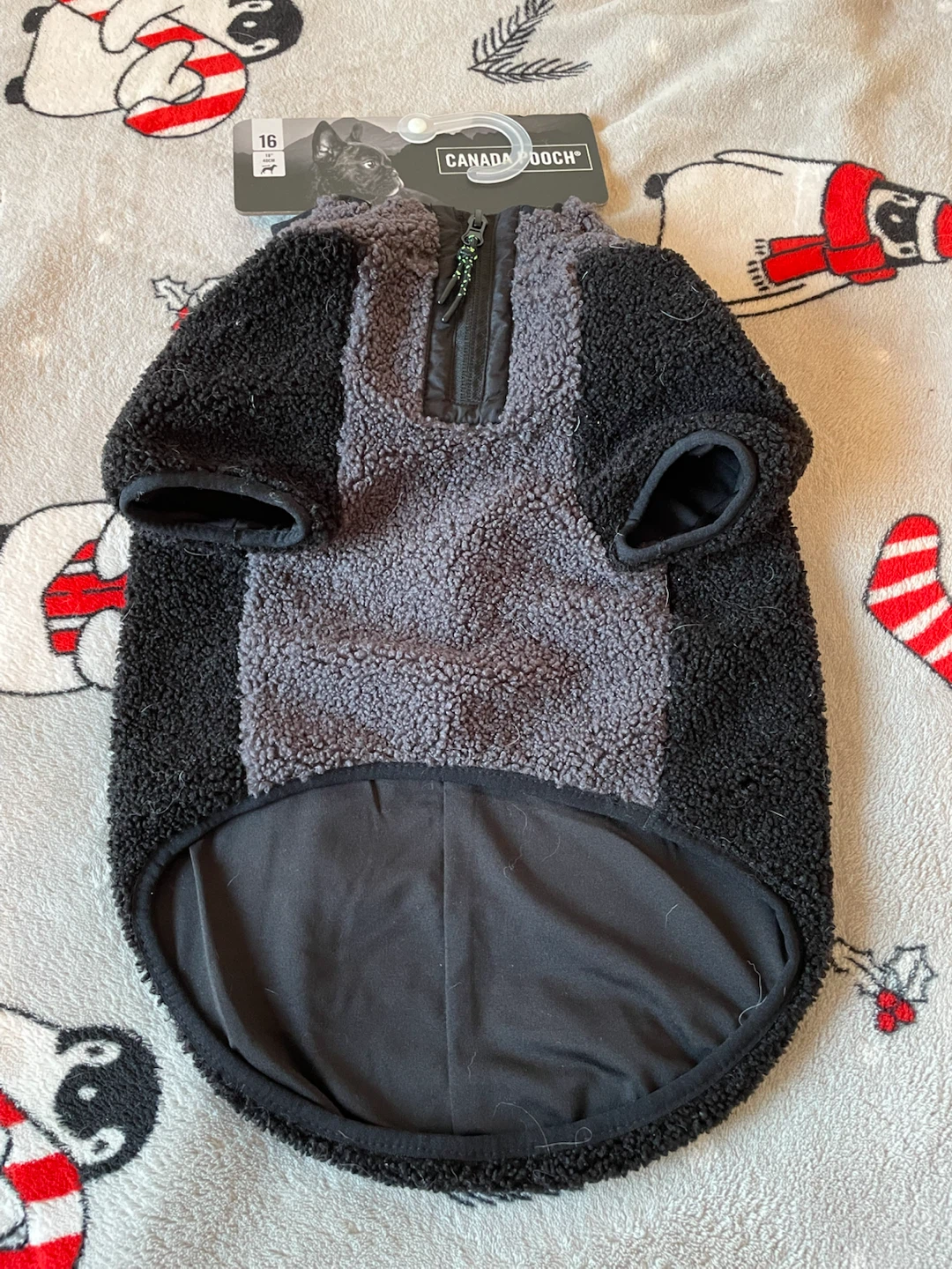 16” Canada Pooch Dog Sweater Brand New - photo 3