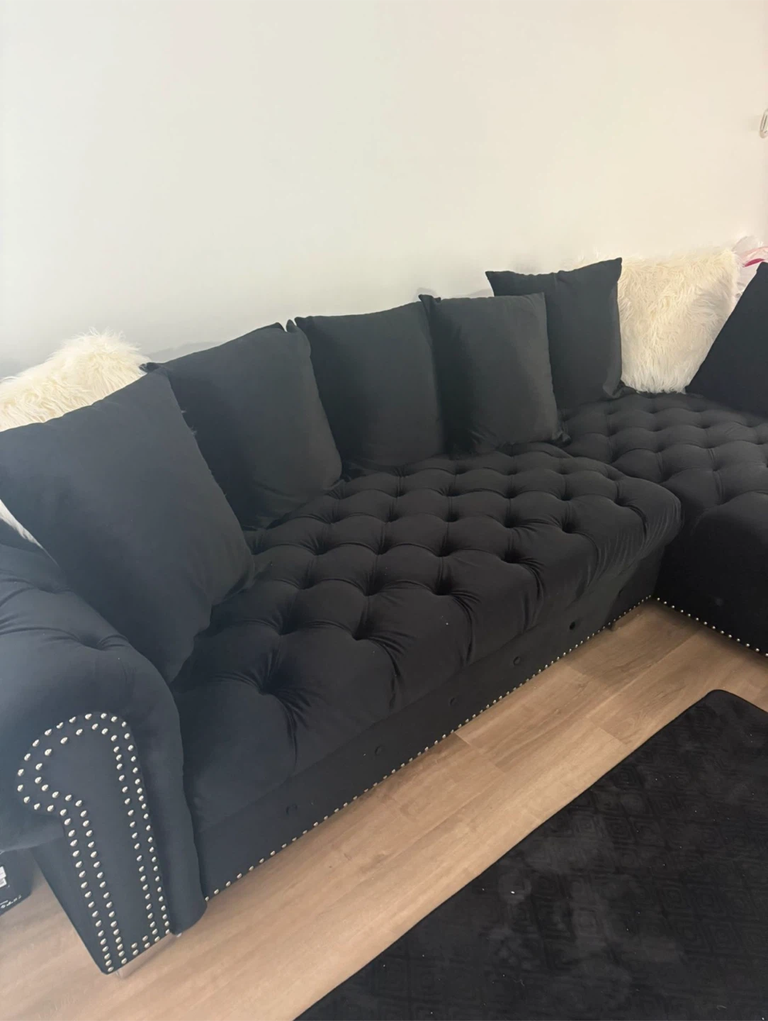 Black Velvet Tufted Sectional Sofa - photo 2
