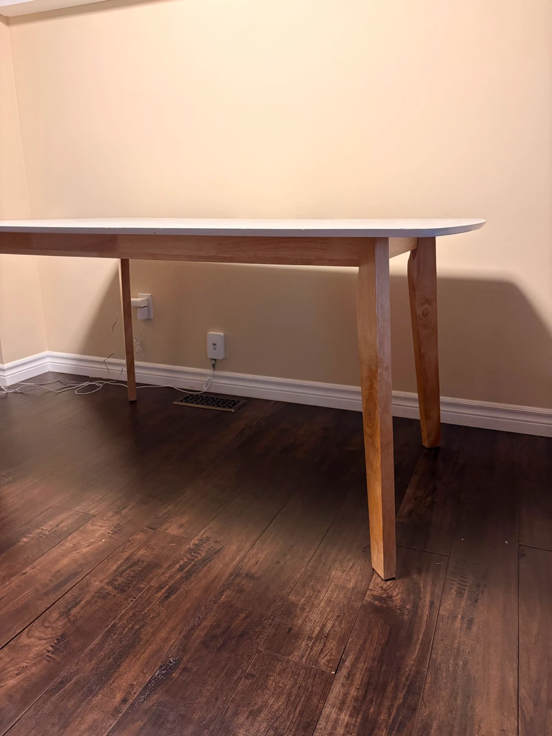 White Dining Table with Wooden Legs - photo 3