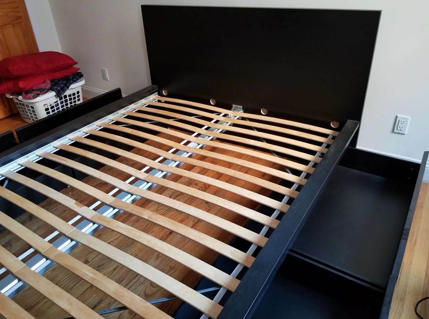 IKEA Full / double size bed with 4 drawers