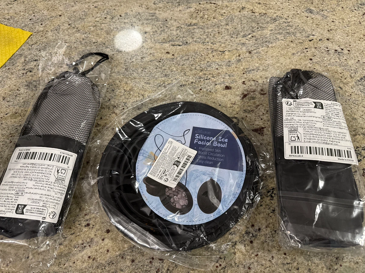 Two Microfiber Towels and Silicone Facial Bowl Set - photo 2