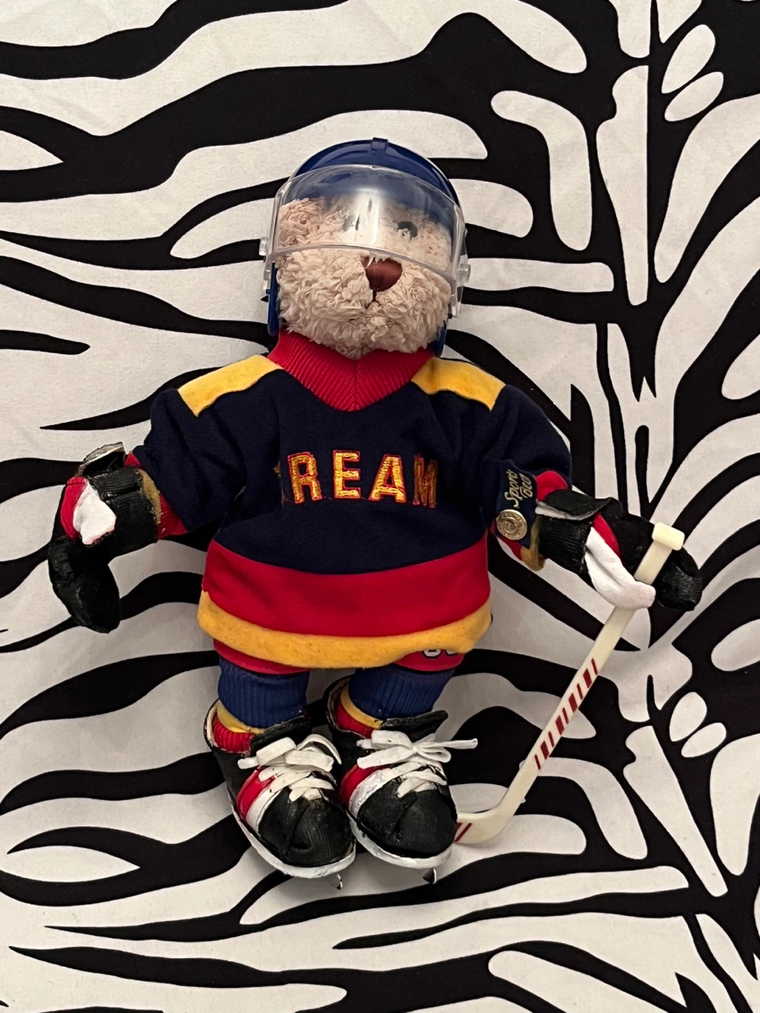 🧸 "Flash" Dream Team Hockey Player collectible