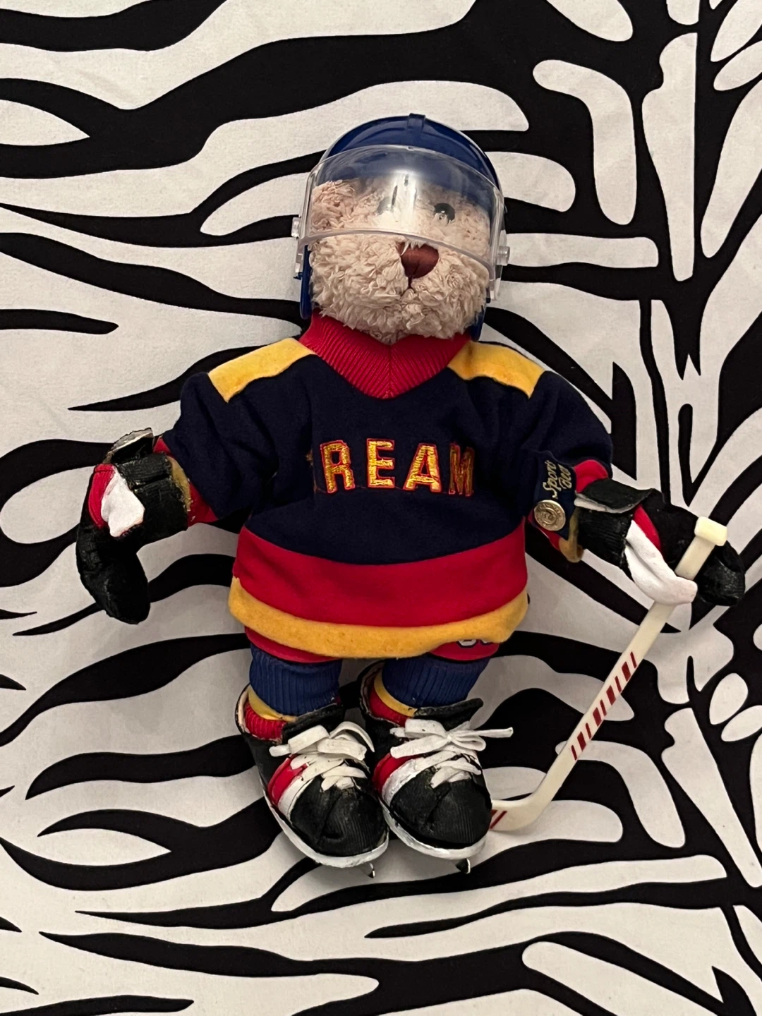 🧸 "Flash" Dream Team Hockey Player collectible - photo 2