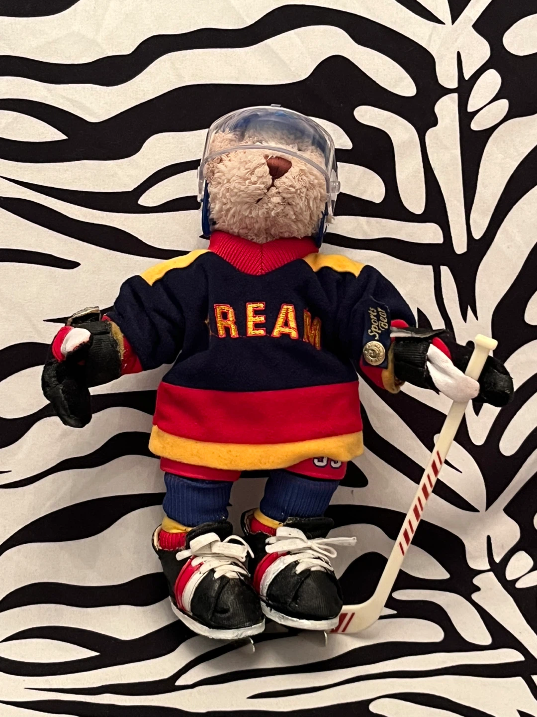 🧸 "Flash" Dream Team Hockey Player collectible - photo 3