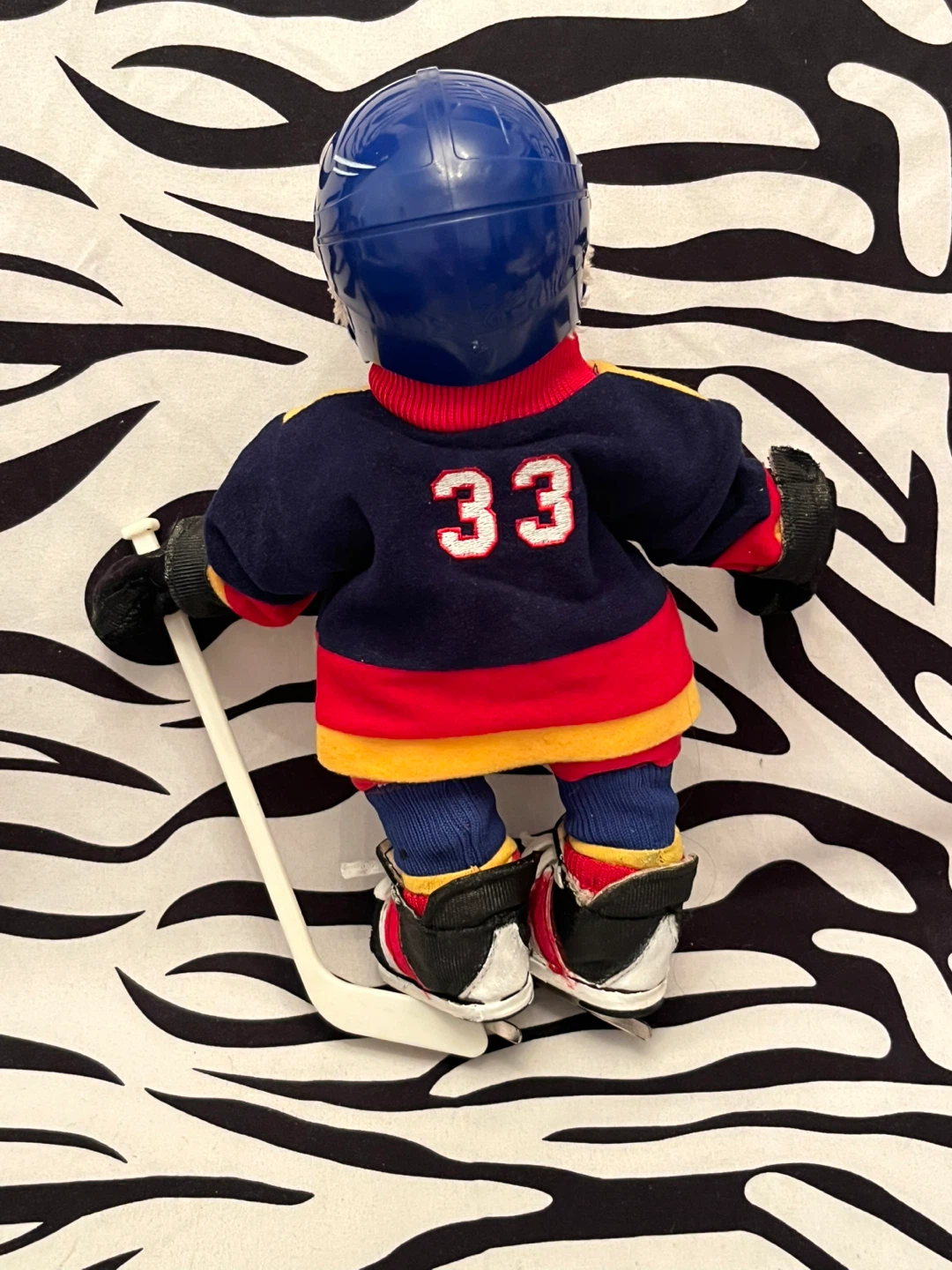 🧸 "Flash" Dream Team Hockey Player collectible - photo 4