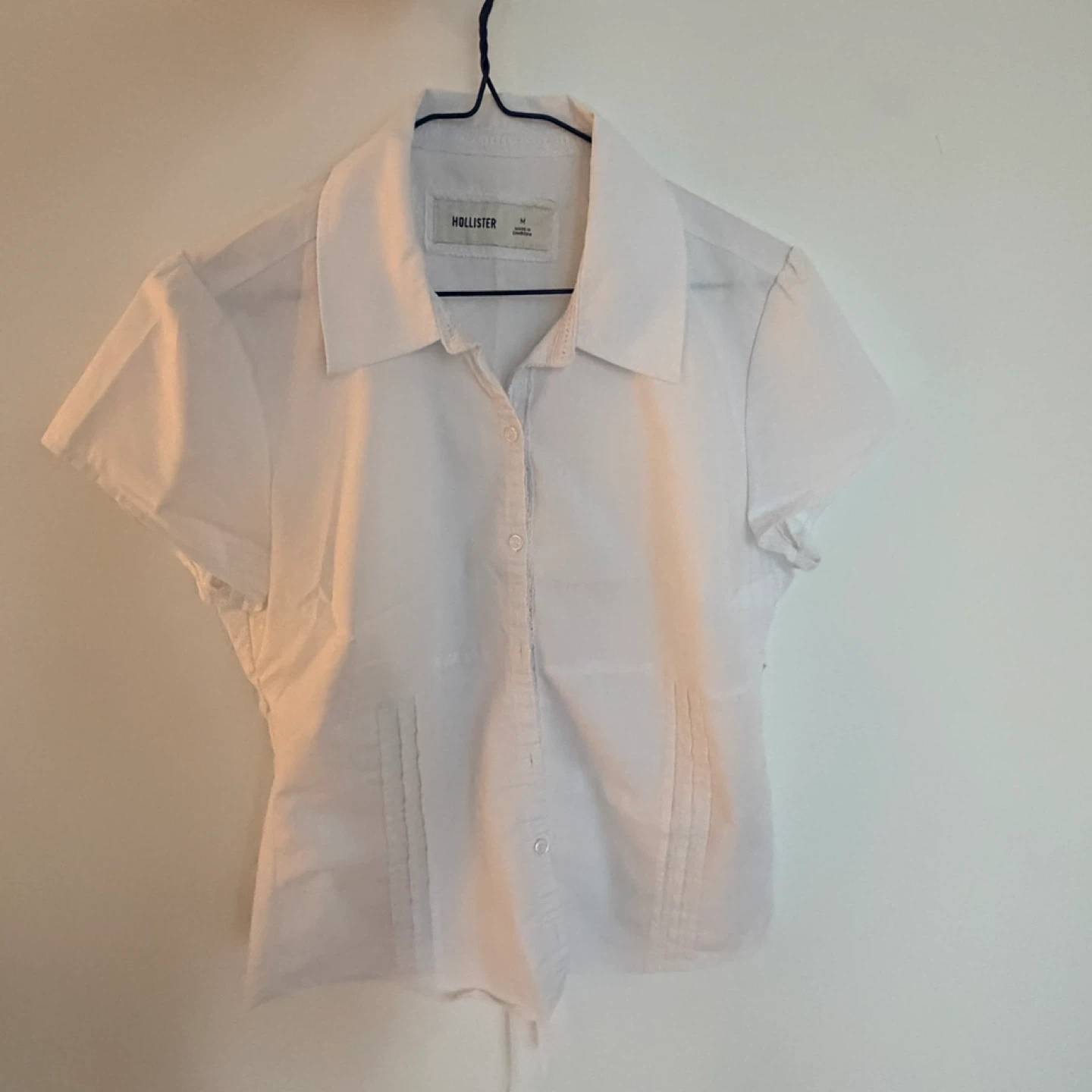 Hollister Women's Short Sleeve Button-Up Shirt