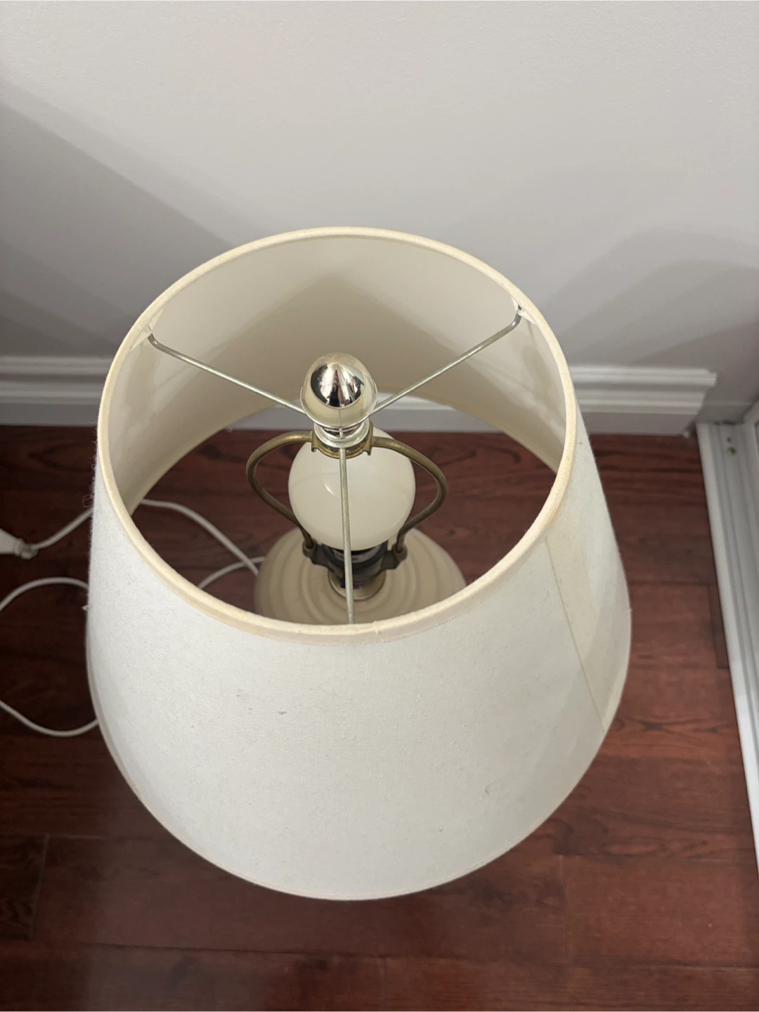 Cream Table Lamp - photo 2