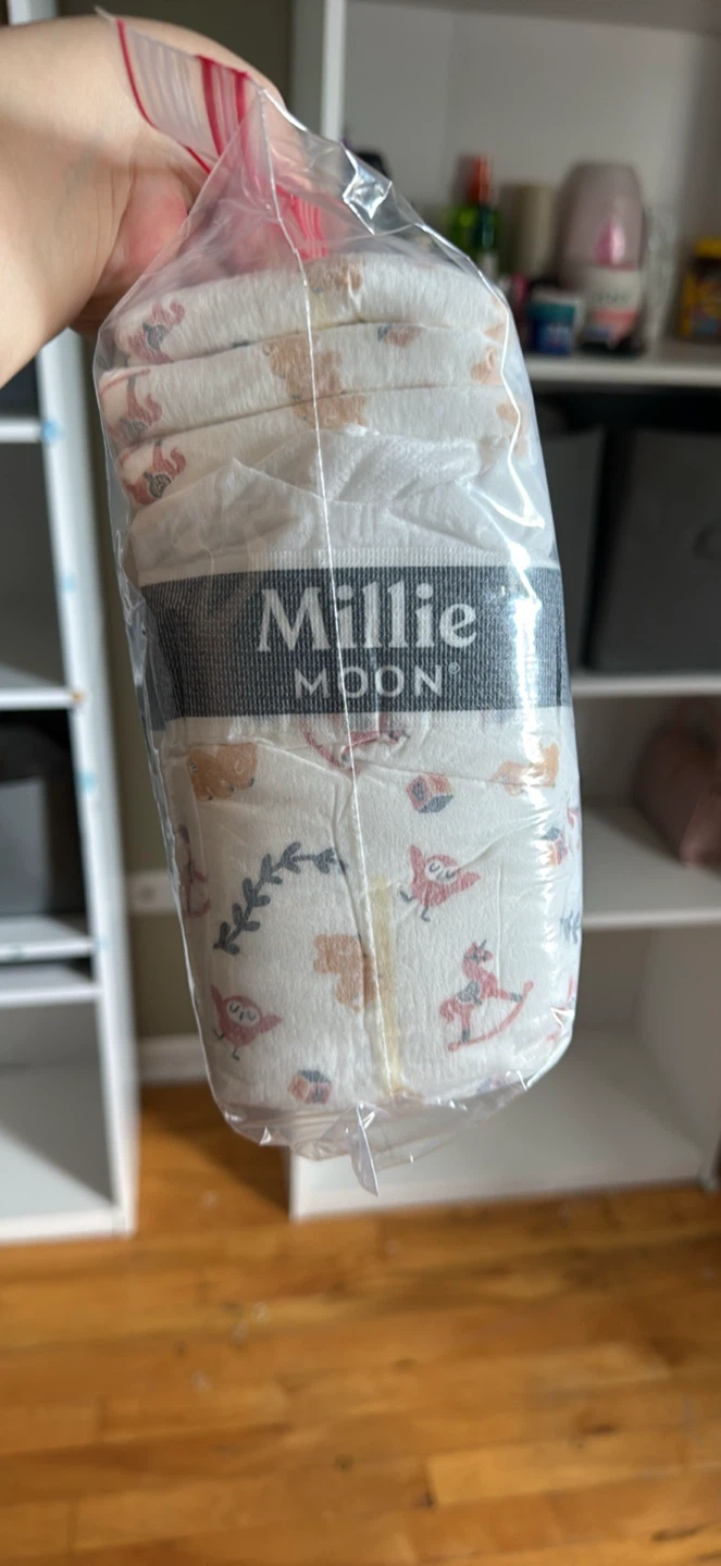Diapers size 1 Millie moon