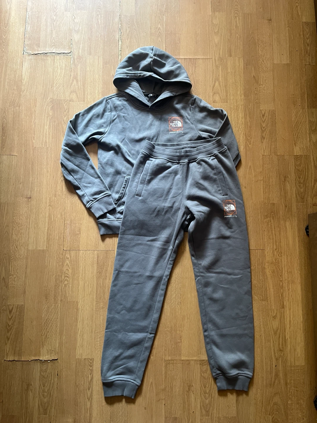 The North Face Grey Hoodie and Jogger Set YOUTH XL