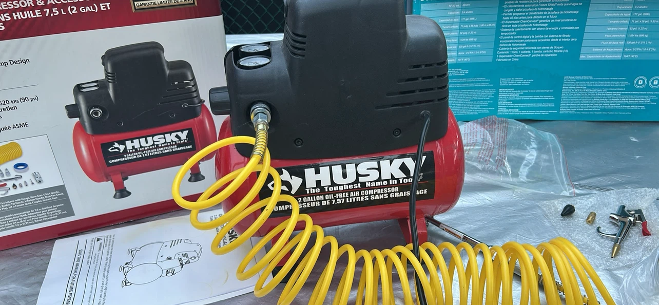 Husky 2 Gallon Oil-Free Air Compressor & Accessory Kit - photo 3