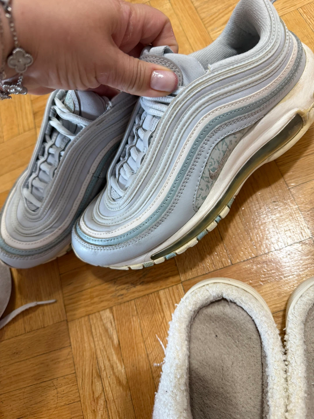 Bundle of teen girls shoes 👟 size 4 - photo 3